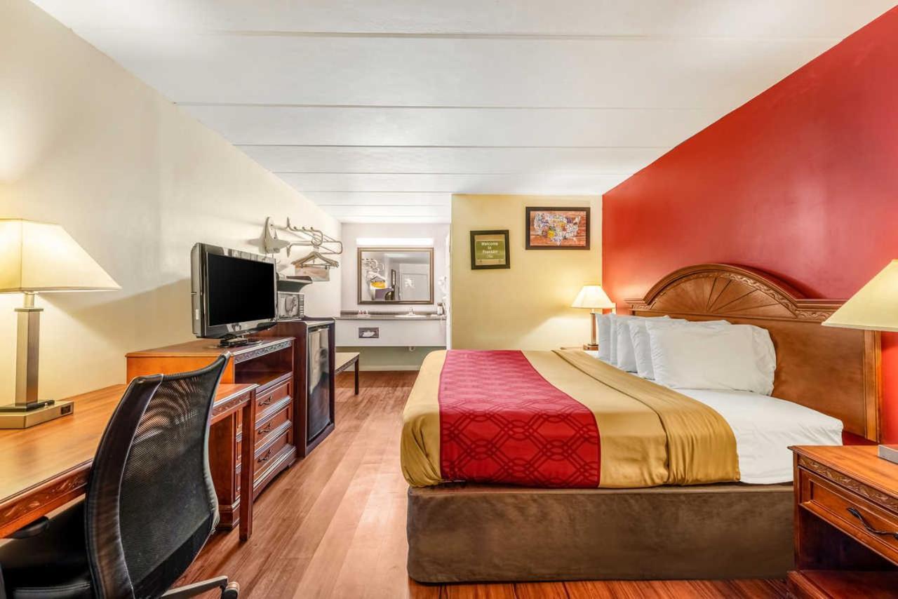 Econo Lodge Franklin Екстер'єр фото